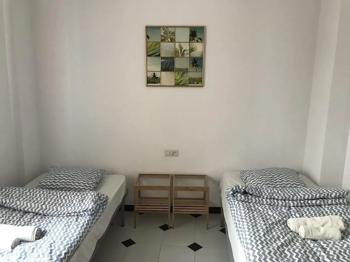 Easy Nerja Hostel Spanyolország