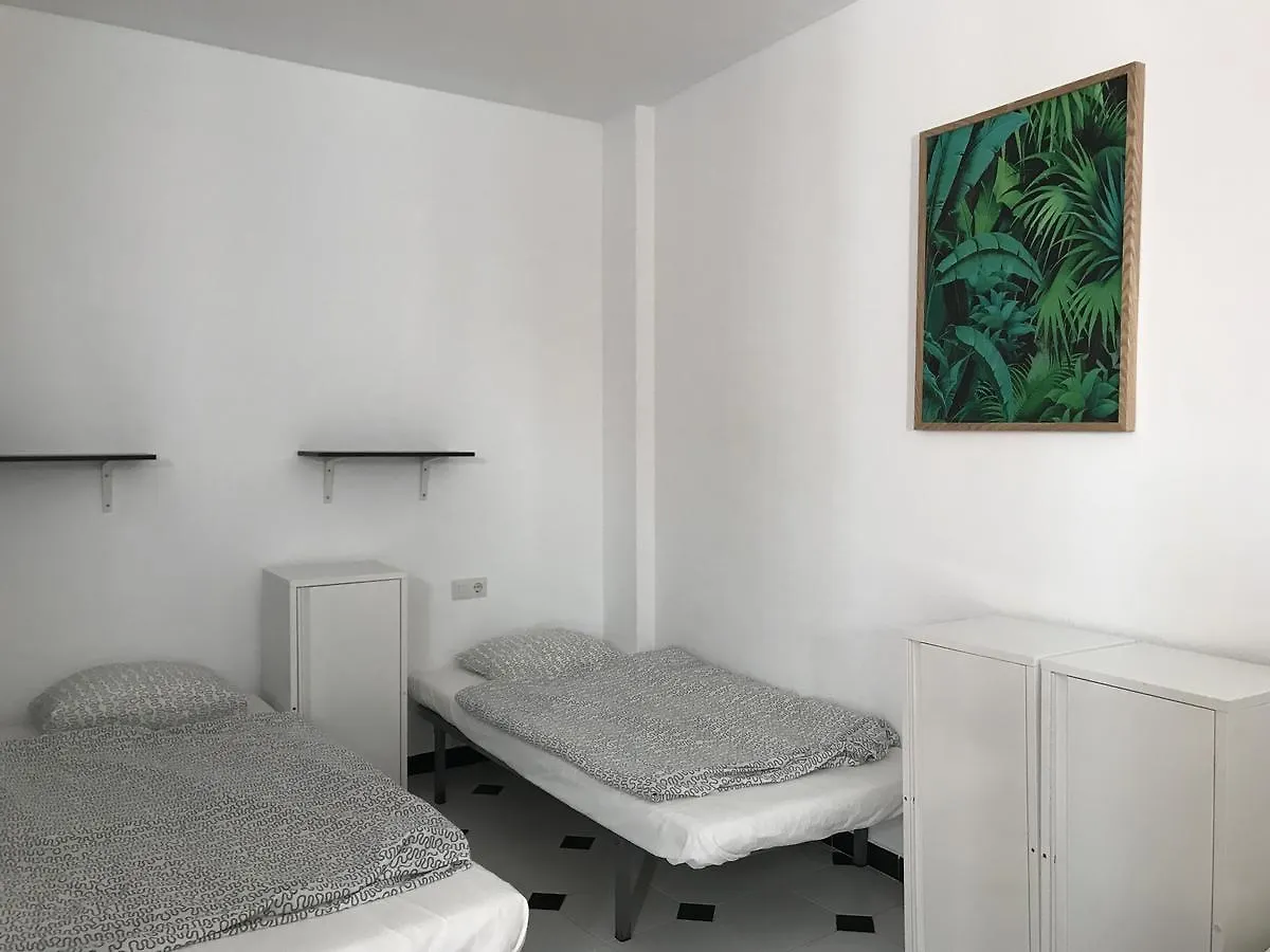 Easy Nerja Hostel Spanyolország