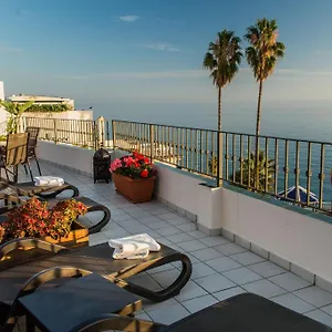 https://apartamentos-plaza-cavana-5-nerja.es-andalucia.com