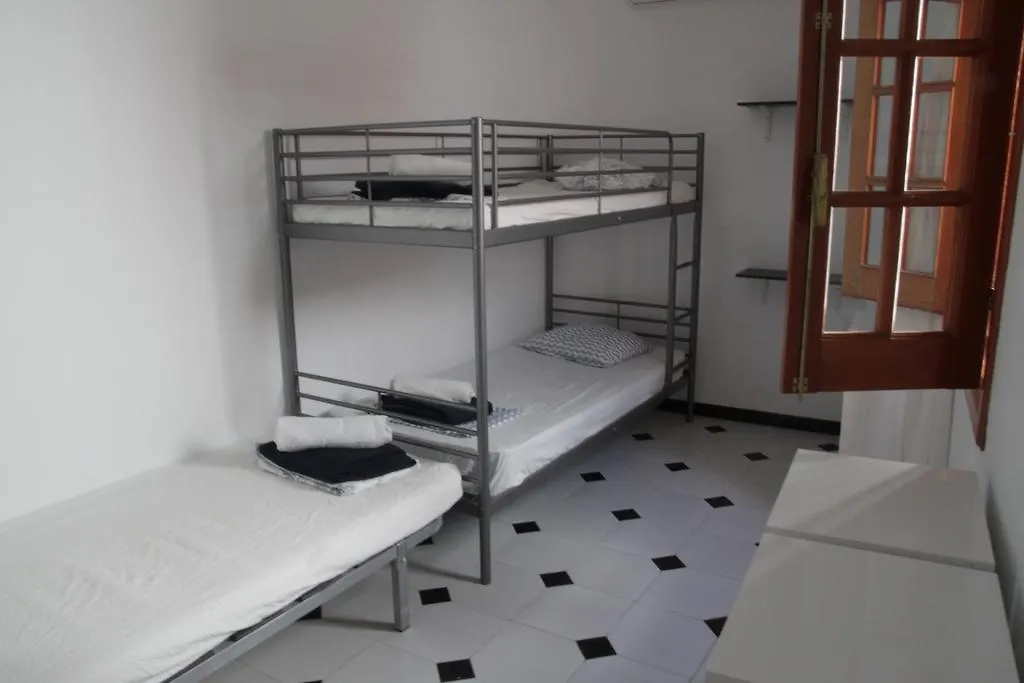 Easy Nerja Hostel 0*,  Spanien